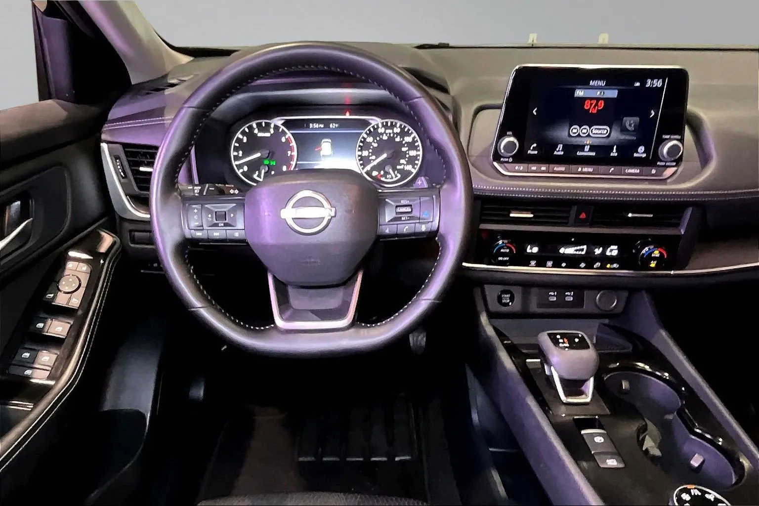 2025 Nissan Rogue SV - Photo 9