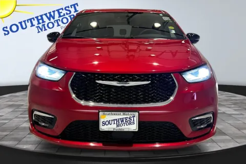 Photos of 2025 Chrysler Pacifica Select for sale in Pueblo, CO at Southwest Motors