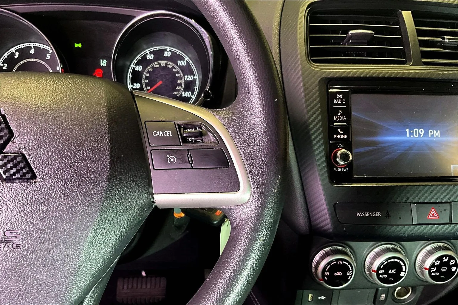 Mitsubishi Outlander Sport photo 12