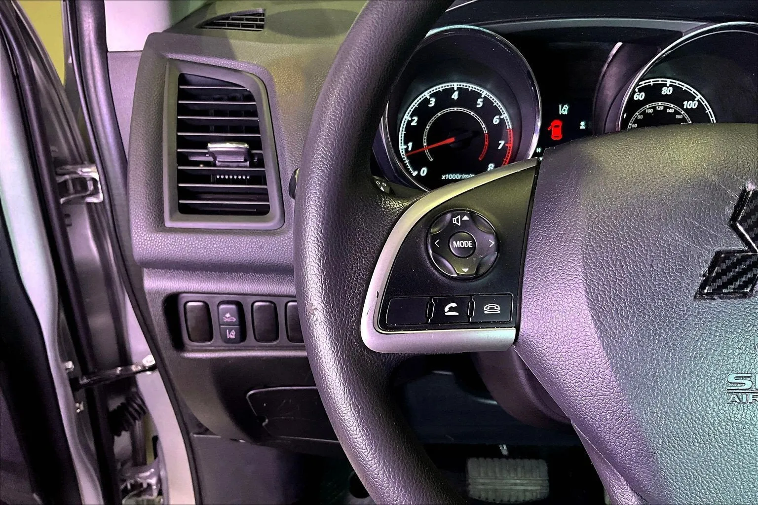 Mitsubishi Outlander Sport photo 11