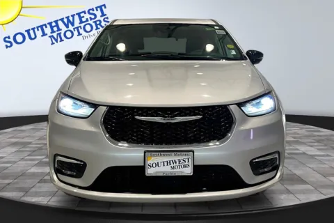 Photos of 2024 Chrysler Pacifica Touring L for sale in Pueblo, CO at Southwest Motors