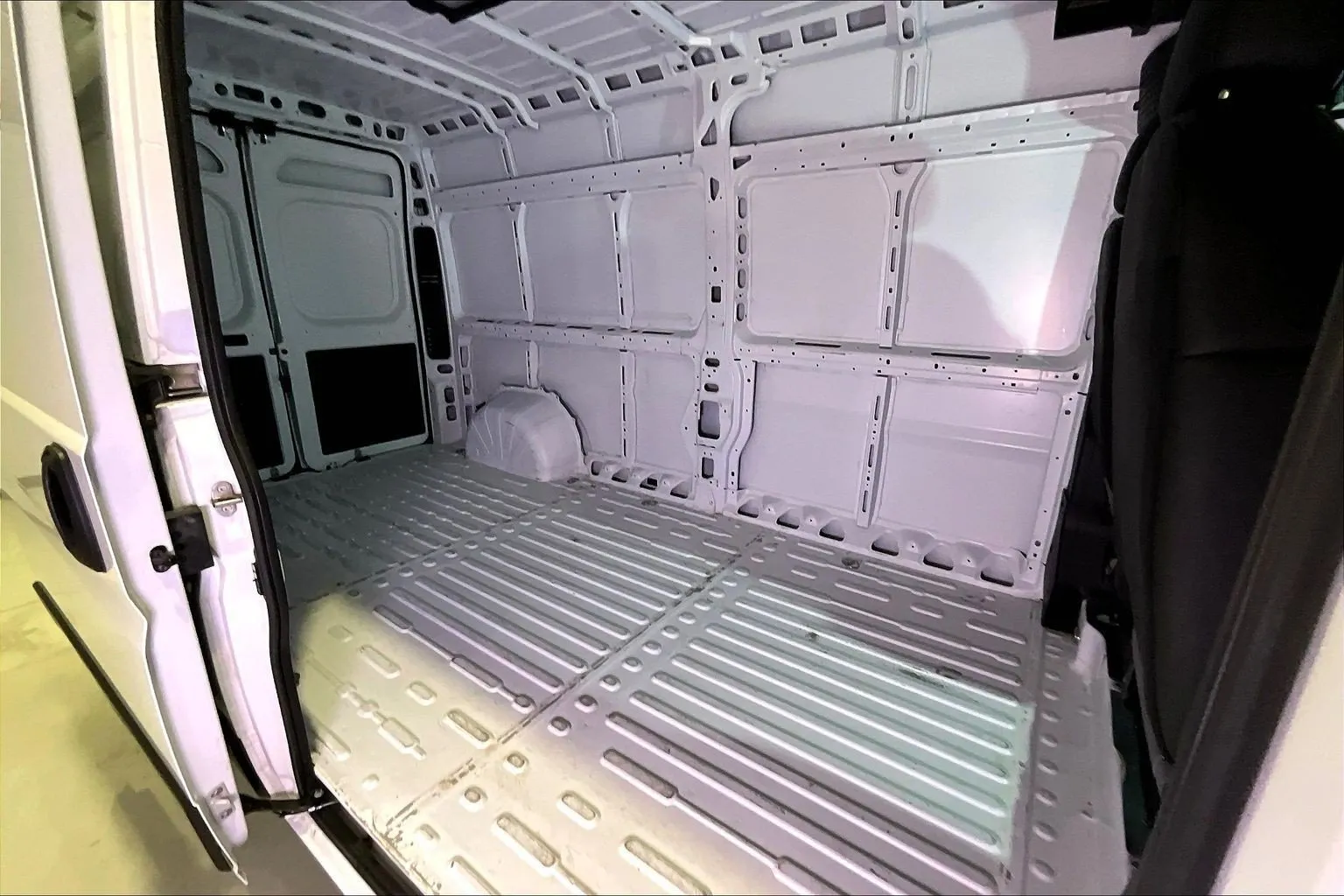 Ram Cargo Van photo 24