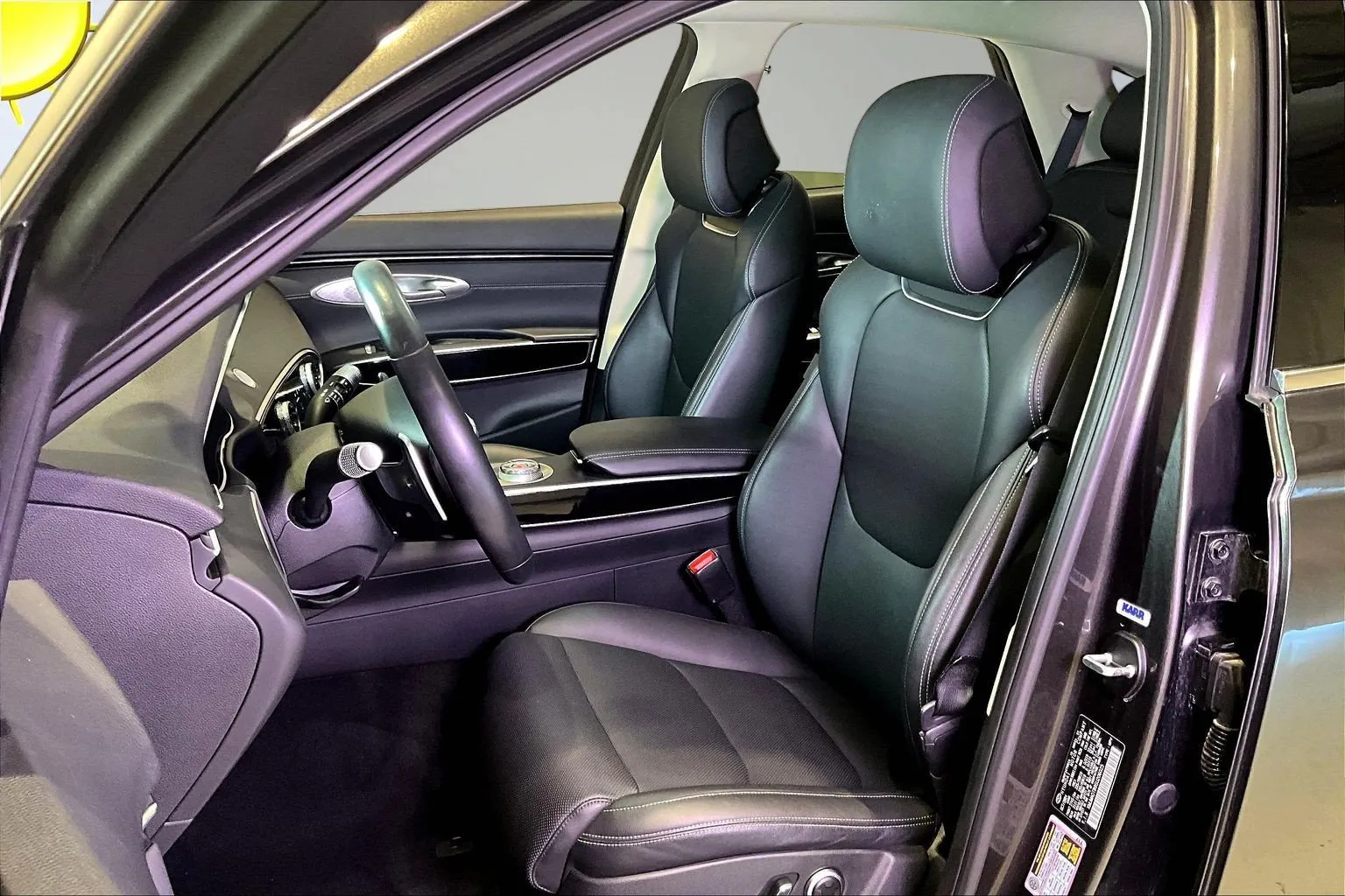 Genesis GV70 photo 22