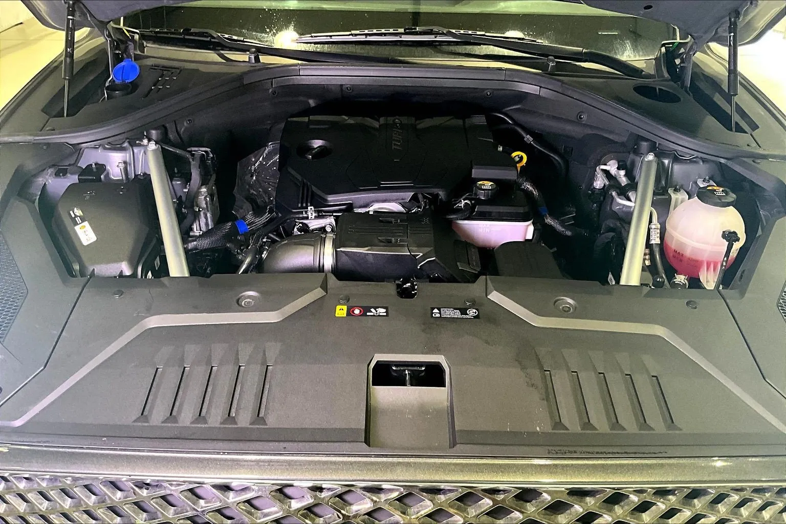 Genesis GV70 photo 30
