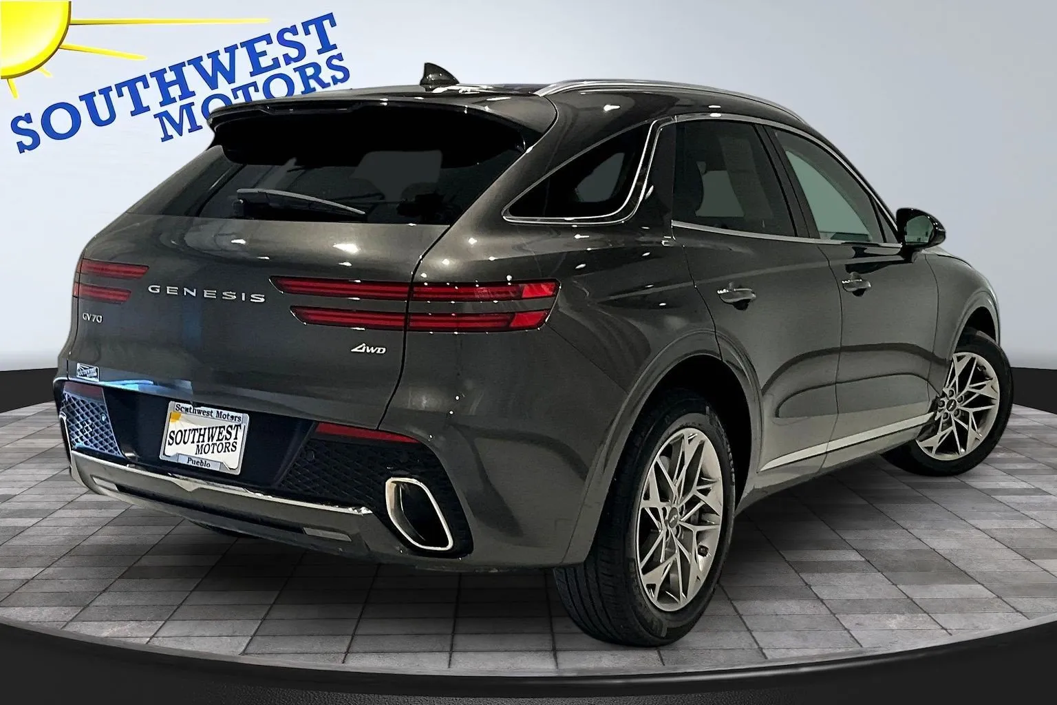 Genesis GV70 photo 7