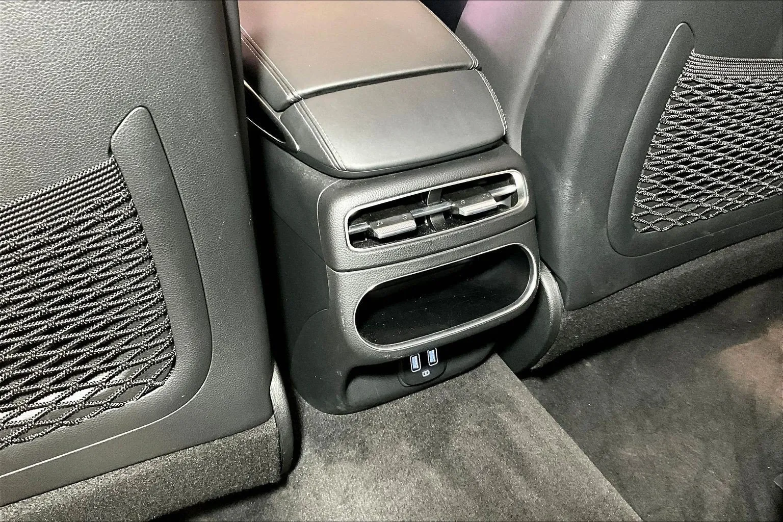 Genesis GV70 photo 11