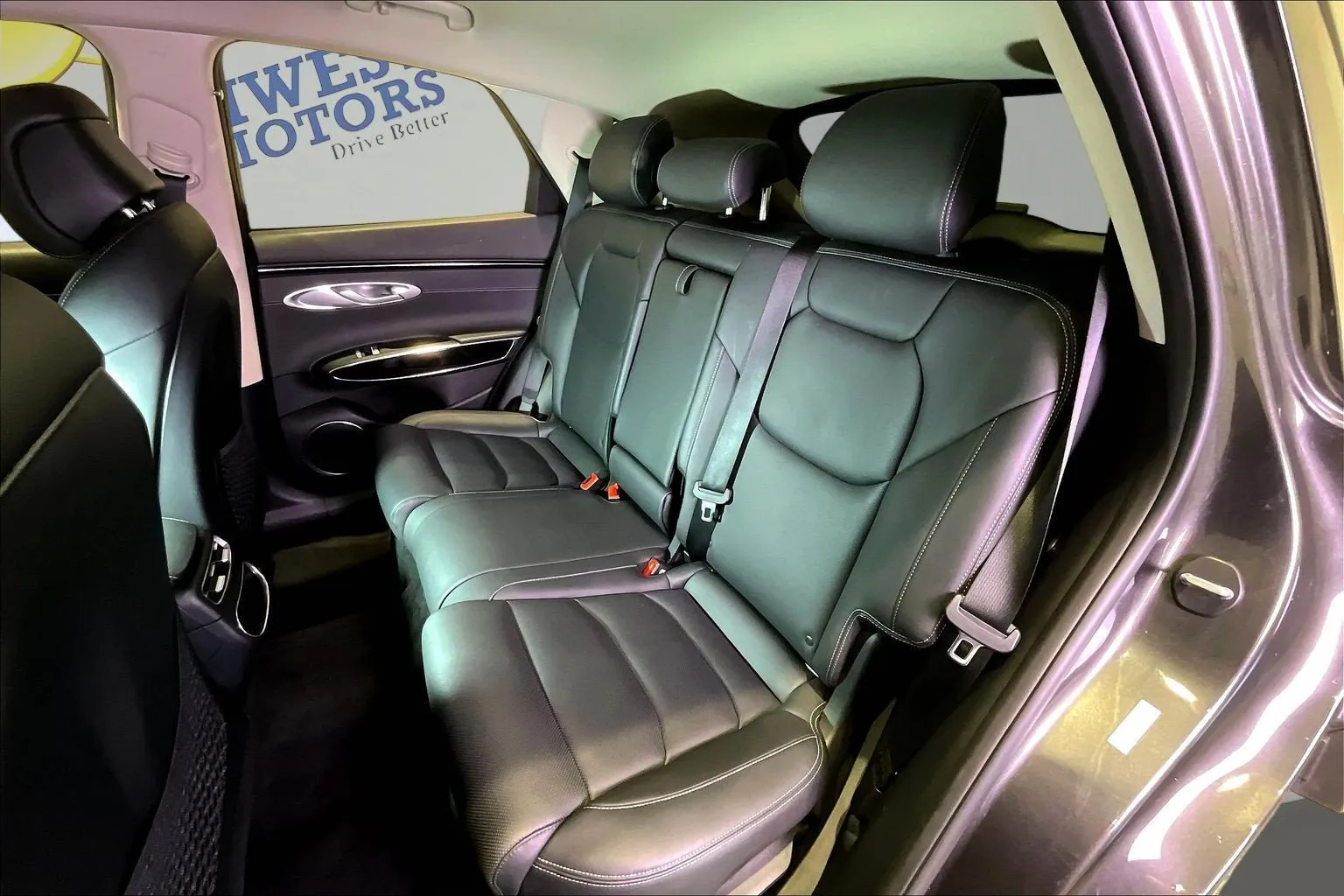 Genesis GV70 photo 23