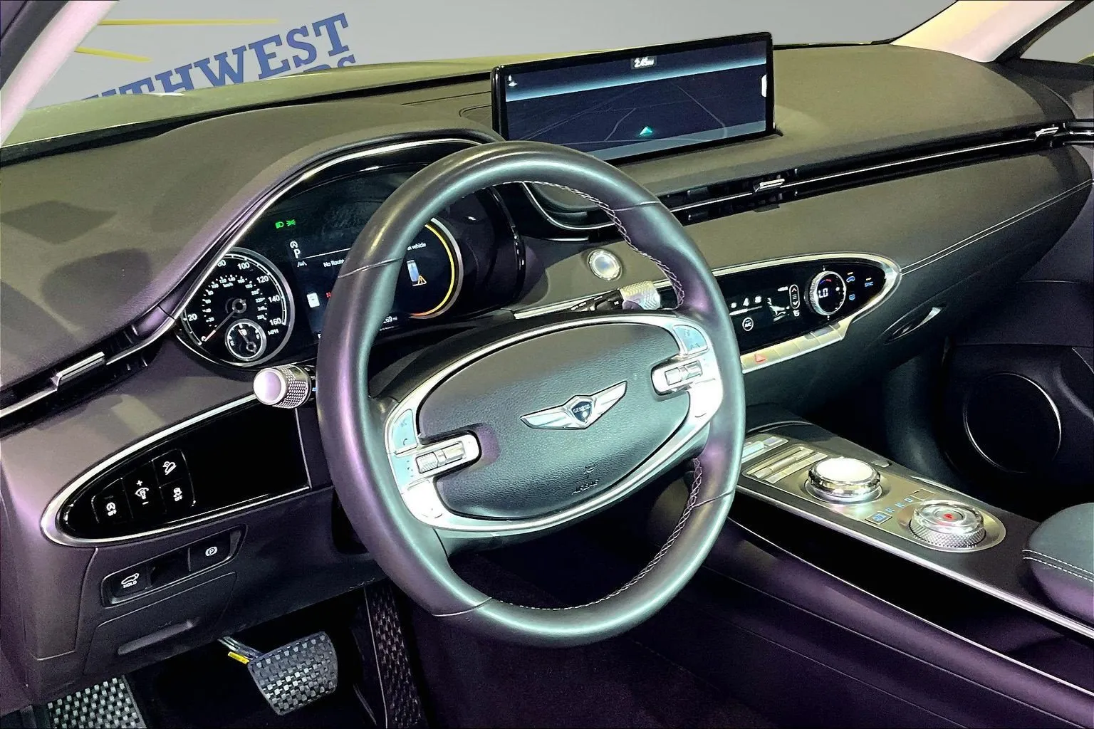 Genesis GV70 photo 18