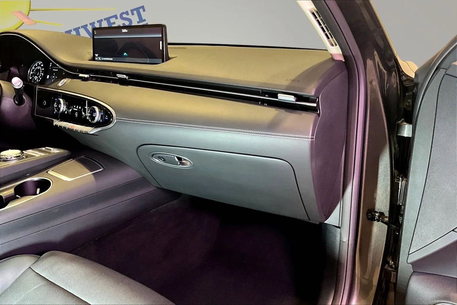 Genesis GV70 photo 26