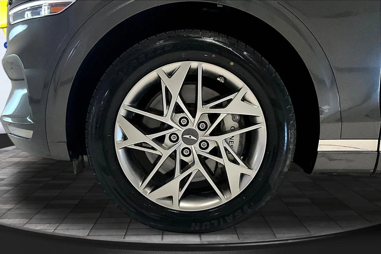 Genesis GV70 photo 34