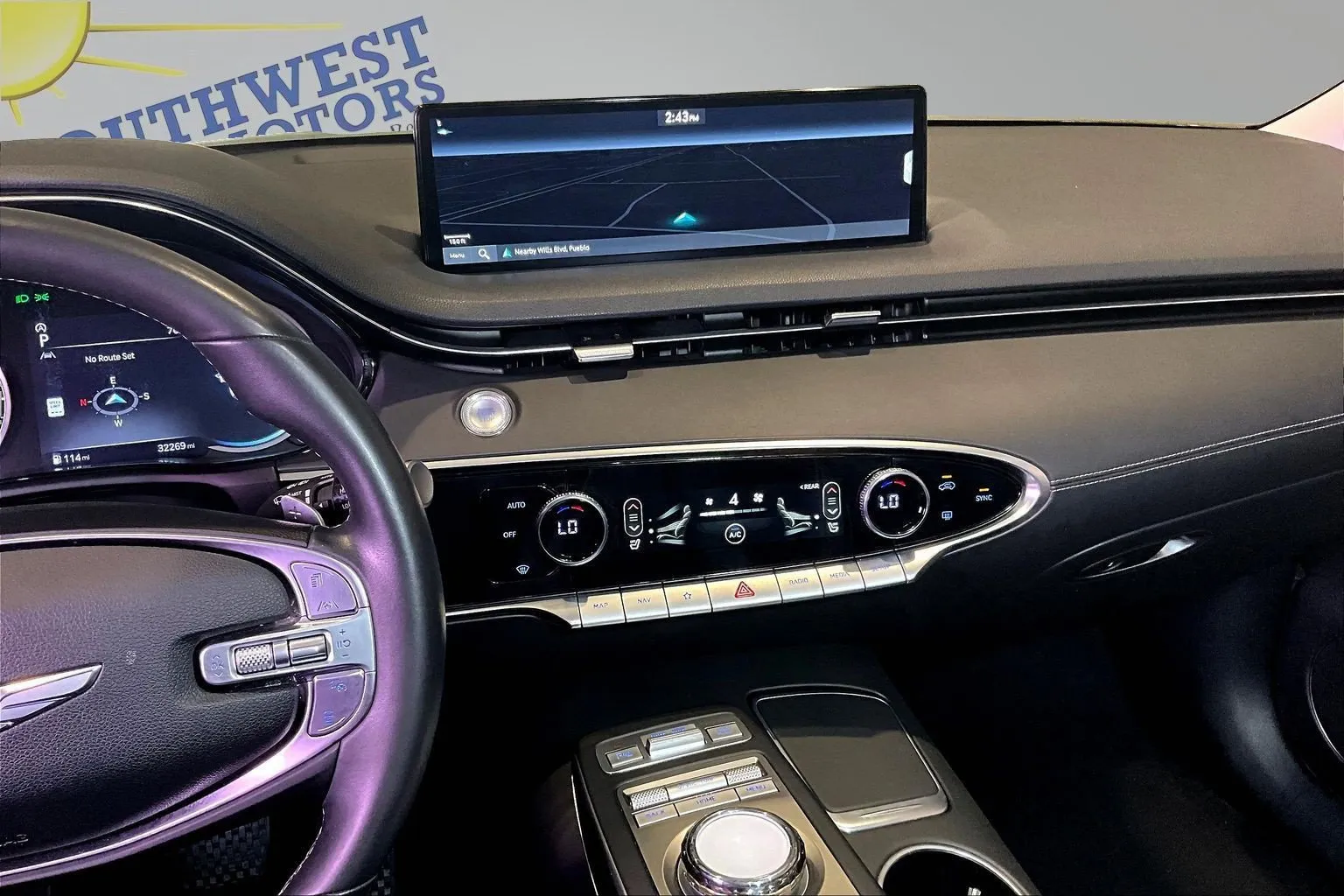 Genesis GV70 photo 10