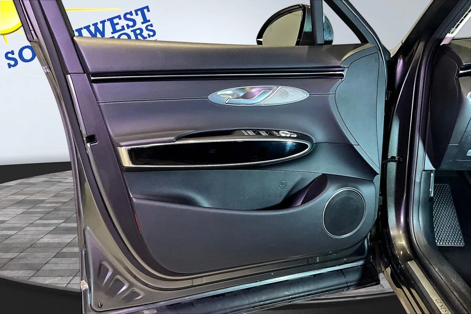 Genesis GV70 photo 21