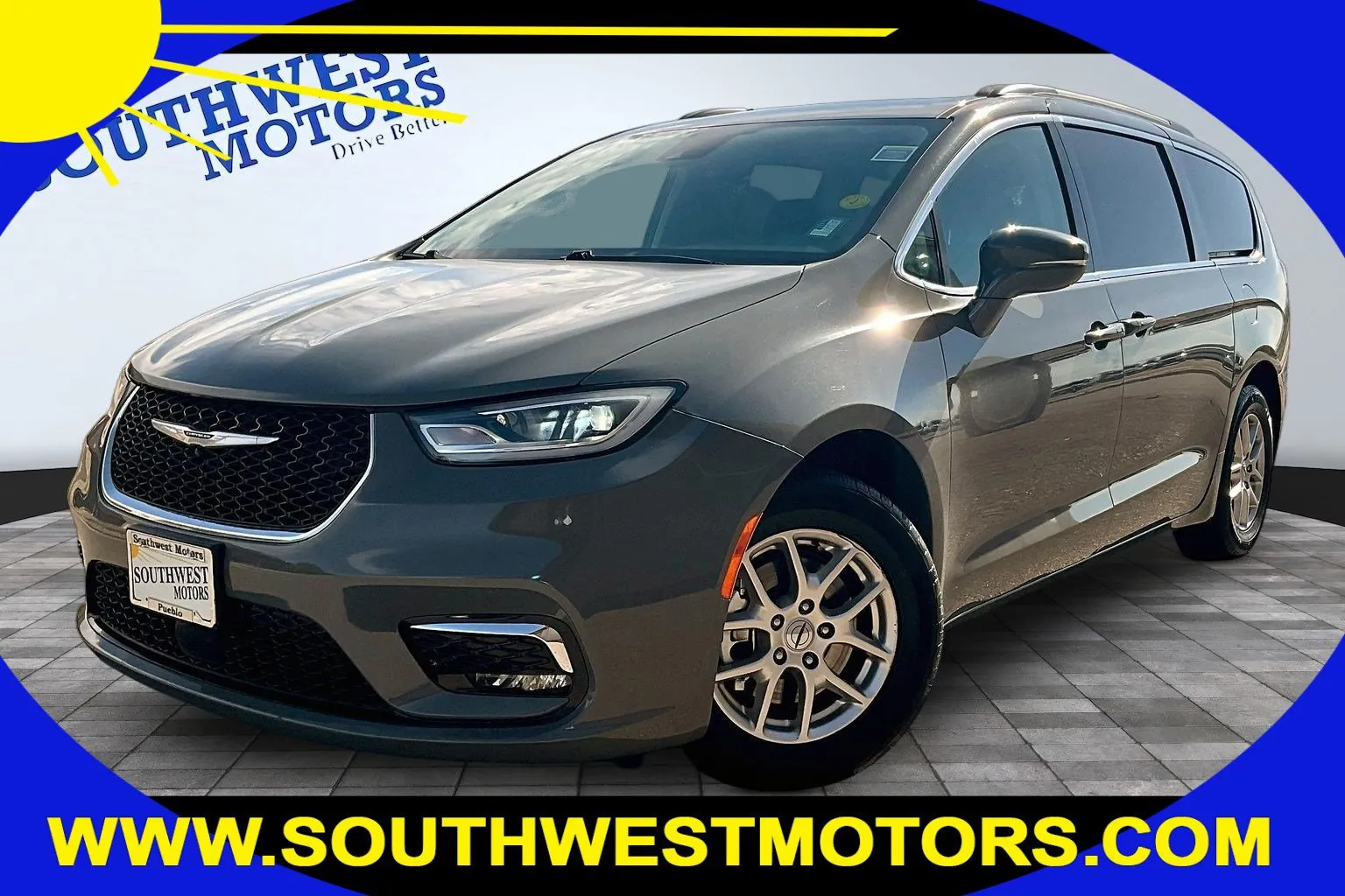 2022 Chrysler Pacifica Touring L's photo