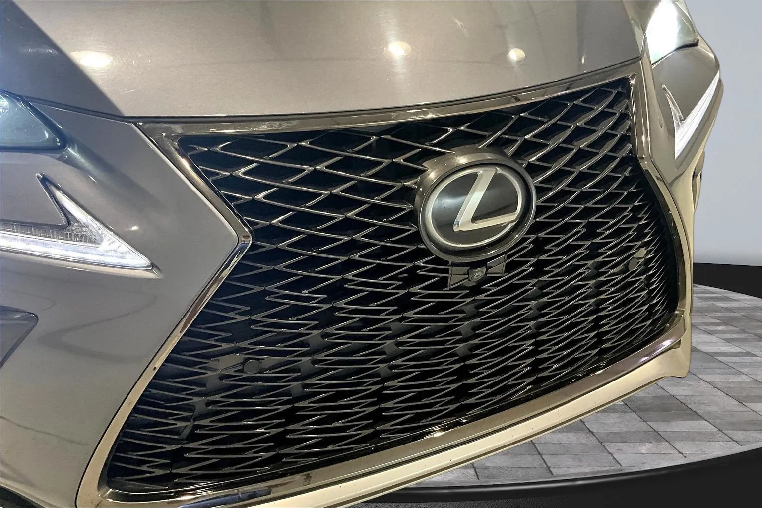 Lexus NX photo 34