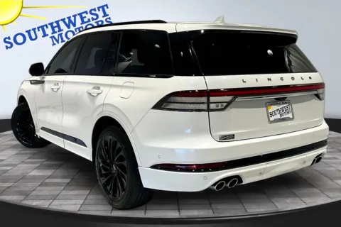 More photos of 2023 Lincoln Aviator Black Label at Southwest Motors, CO