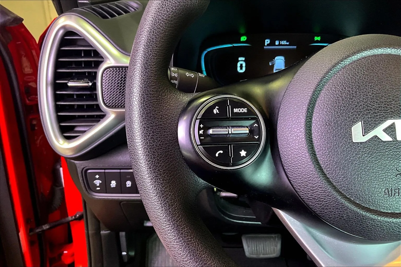 2025 Kia Soul LX - Photo 12