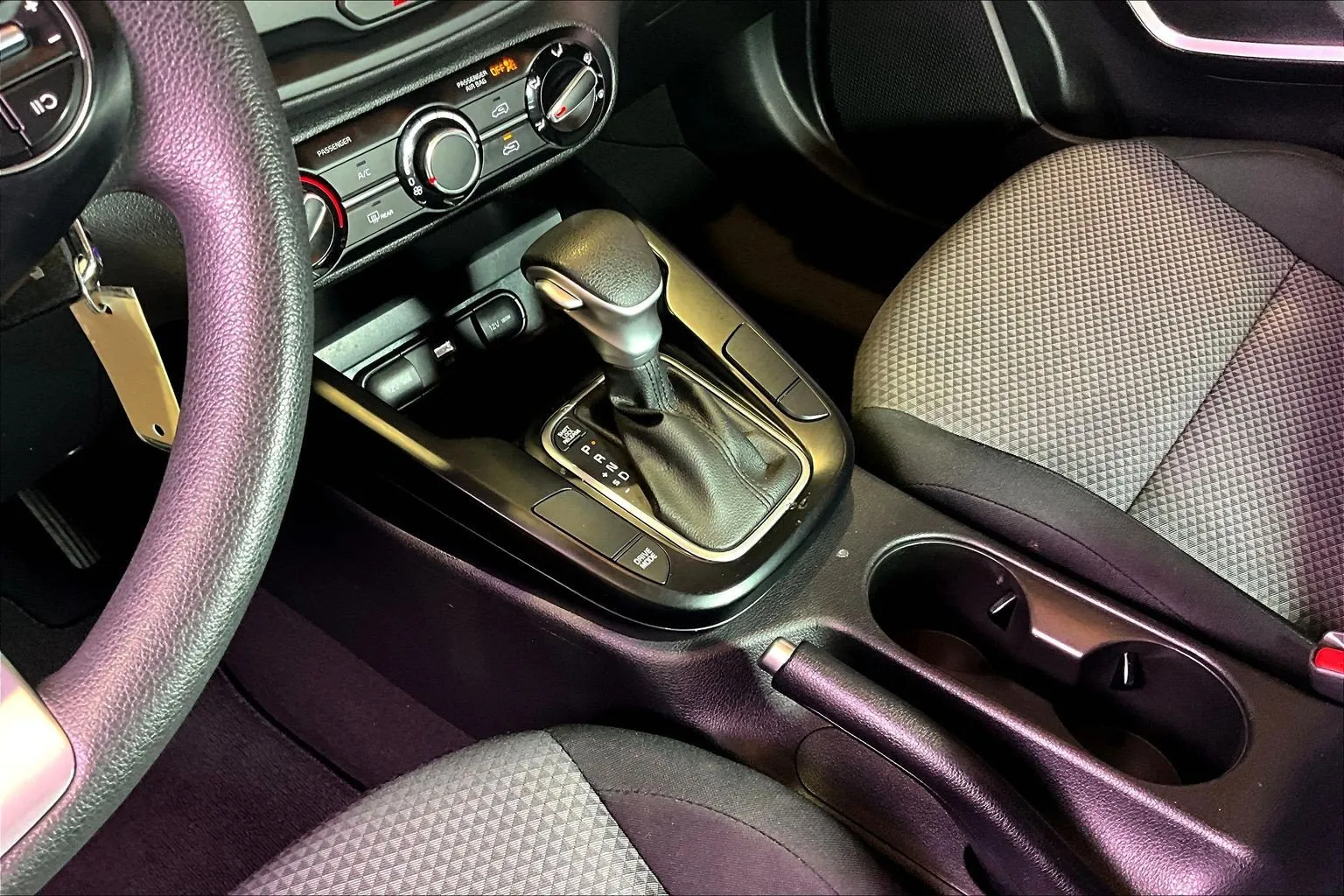 2025 Kia Soul LX - Photo 18