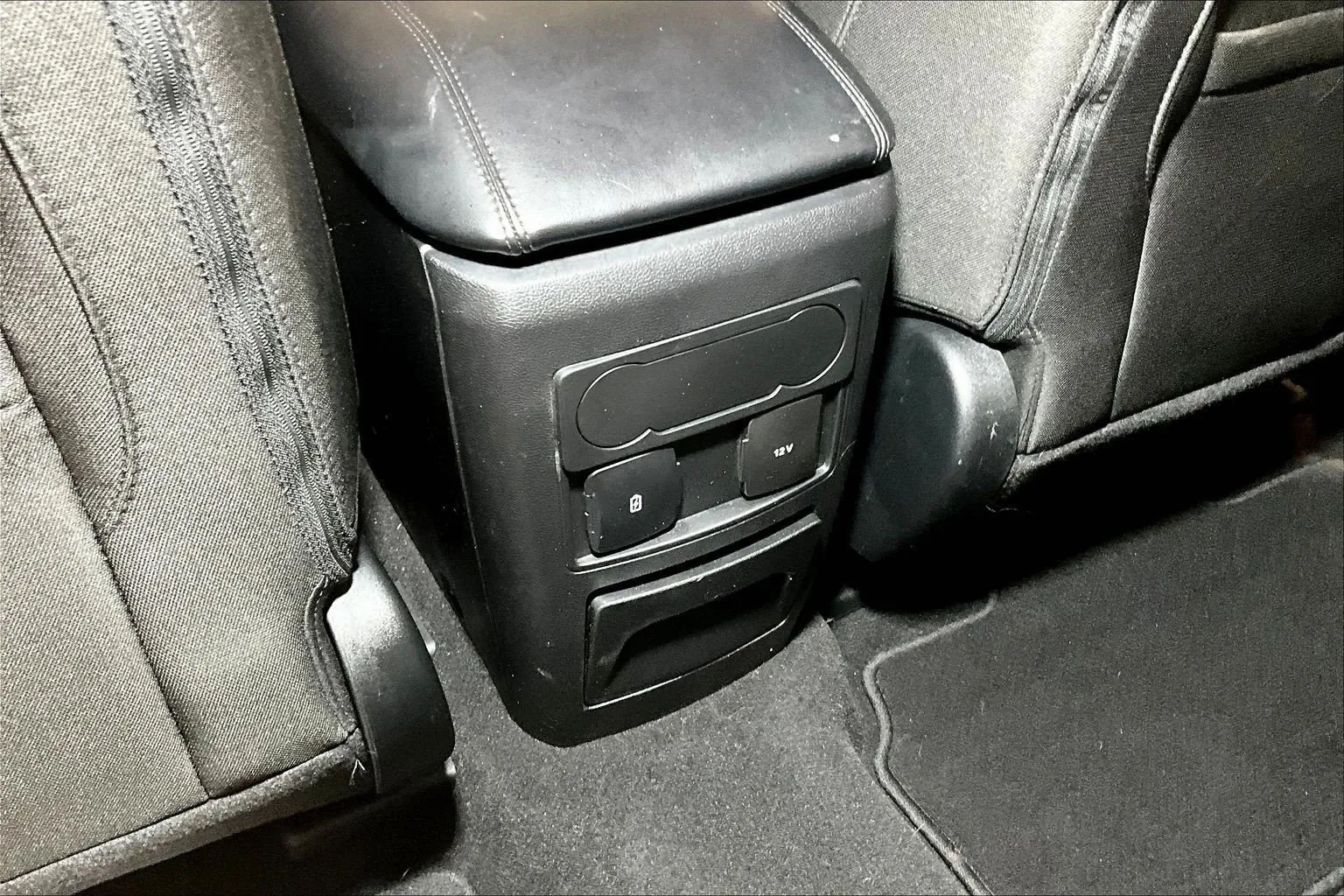 Ford Explorer photo 11