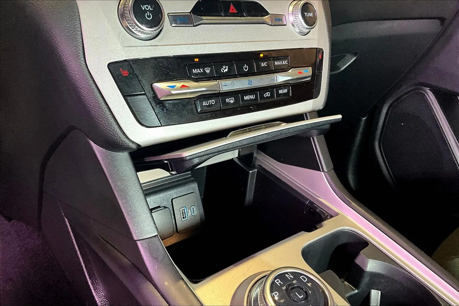 Ford Explorer photo 16