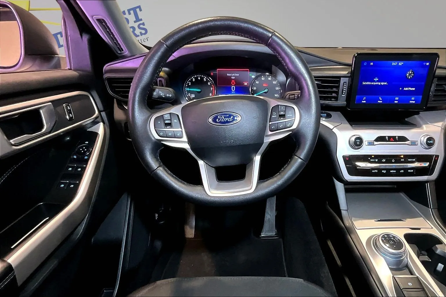 Ford Explorer photo 9