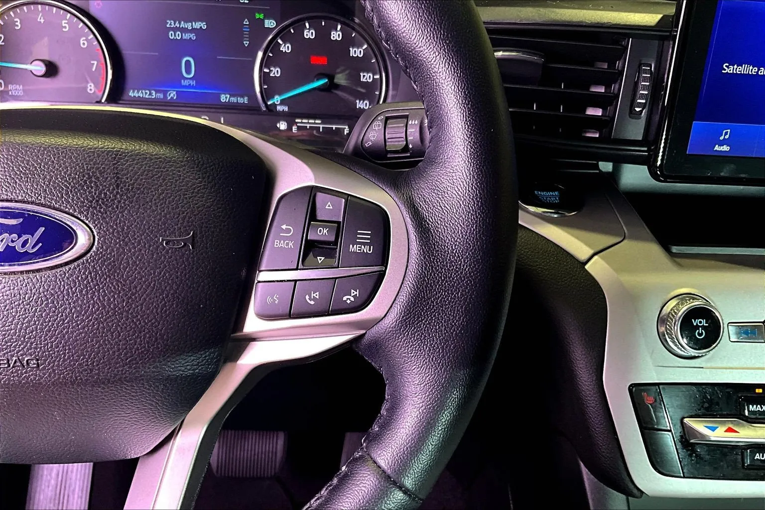 Ford Explorer photo 13