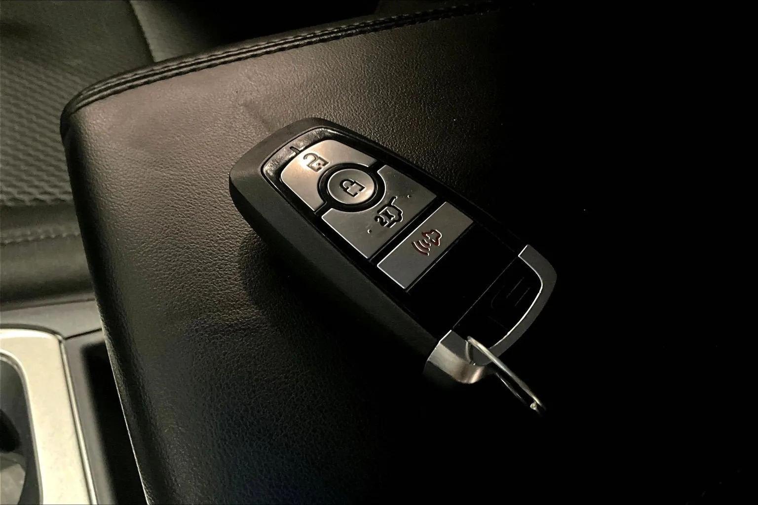 Ford Explorer photo 35