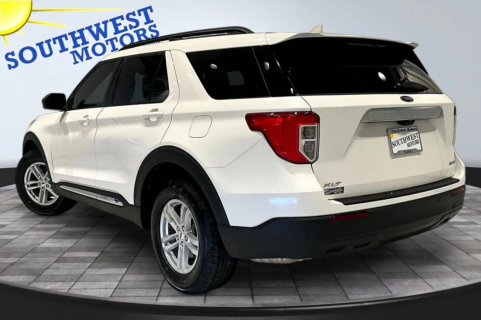 Ford Explorer photo 5