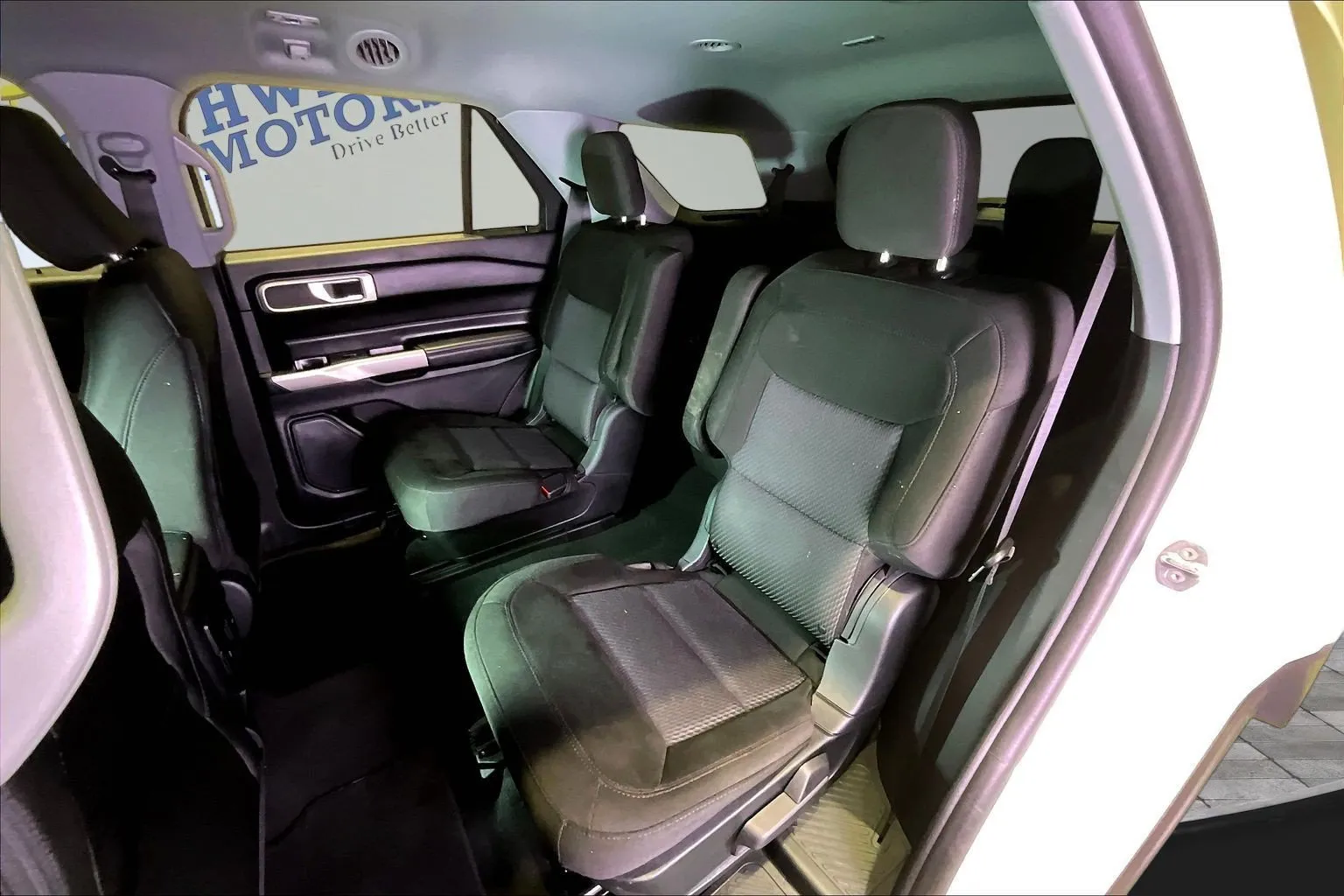 Ford Explorer photo 22