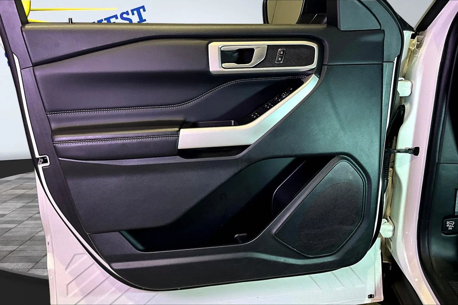 Ford Explorer photo 20