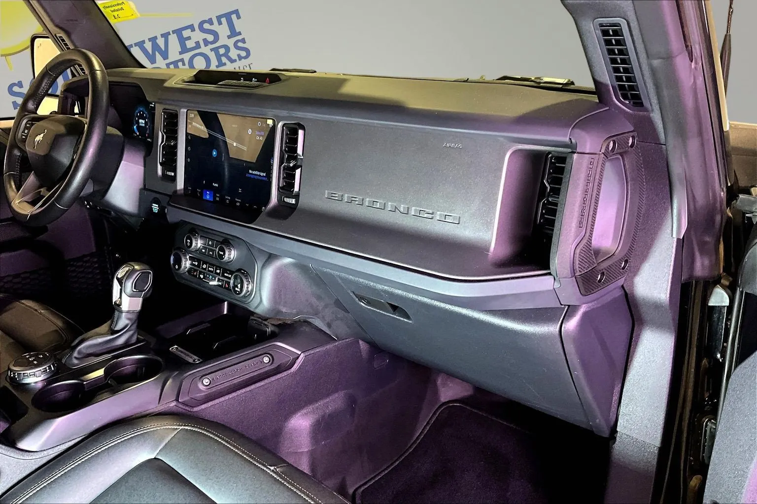 Ford Bronco photo 26