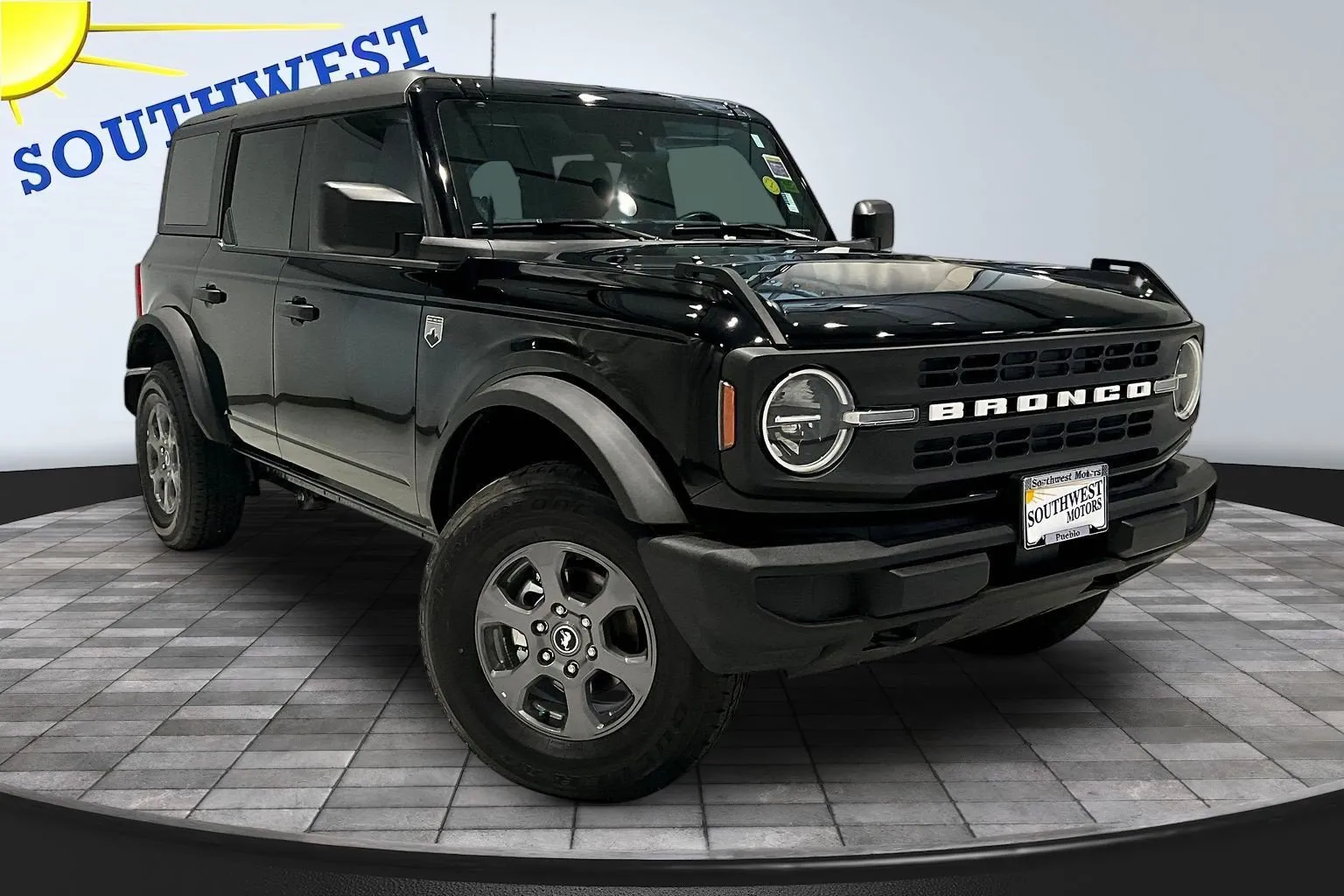Ford Bronco photo 3