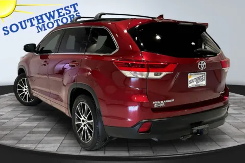 More photos of 2017 Toyota Highlander SE at Southwest Motors, CO