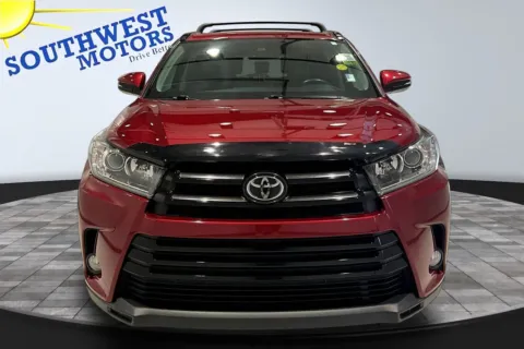 Photos of 2017 Toyota Highlander SE for sale in Pueblo, CO at Southwest Motors