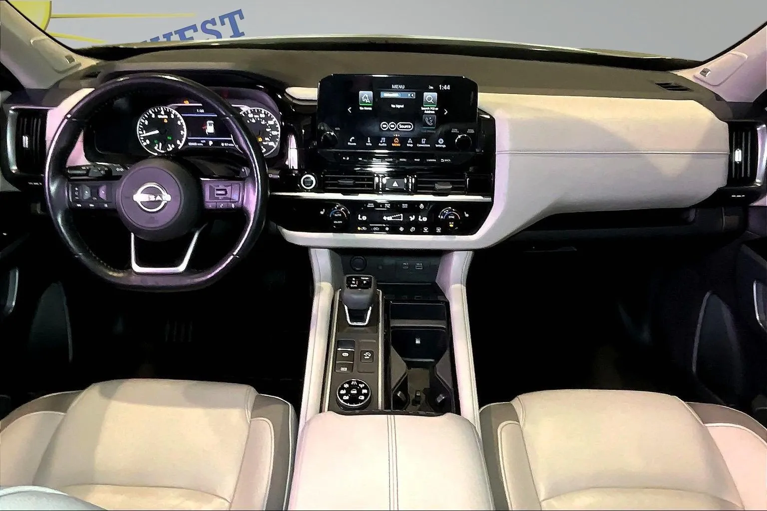Nissan Pathfinder photo 8