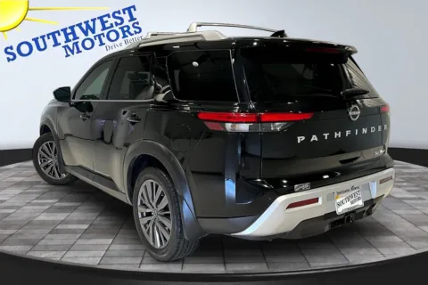 More photos of 2022 Nissan Pathfinder SL at Southwest Motors, CO
