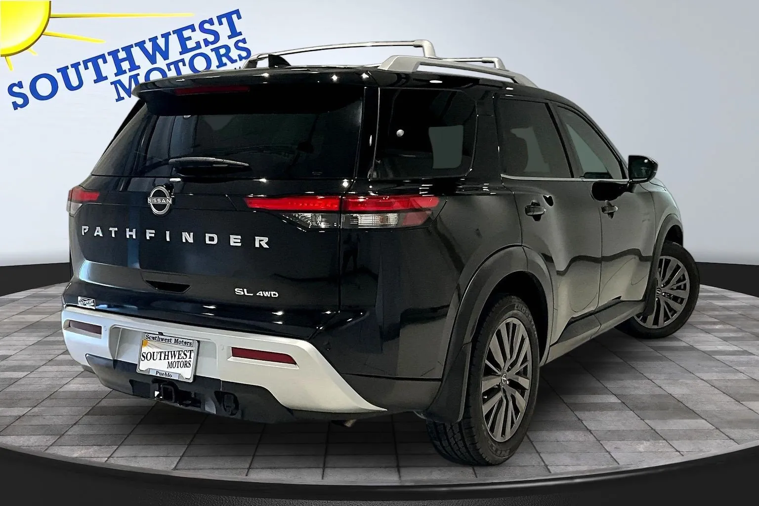 Nissan Pathfinder photo 7