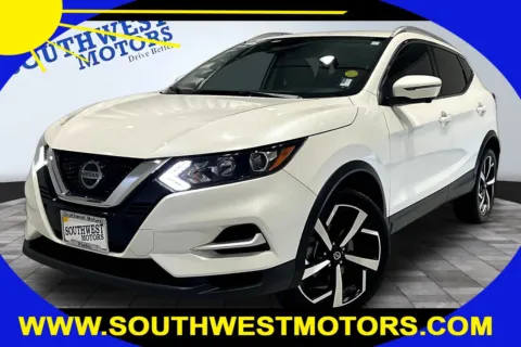 White 2022 Nissan Rogue Sport SL for sale in Pueblo, CO