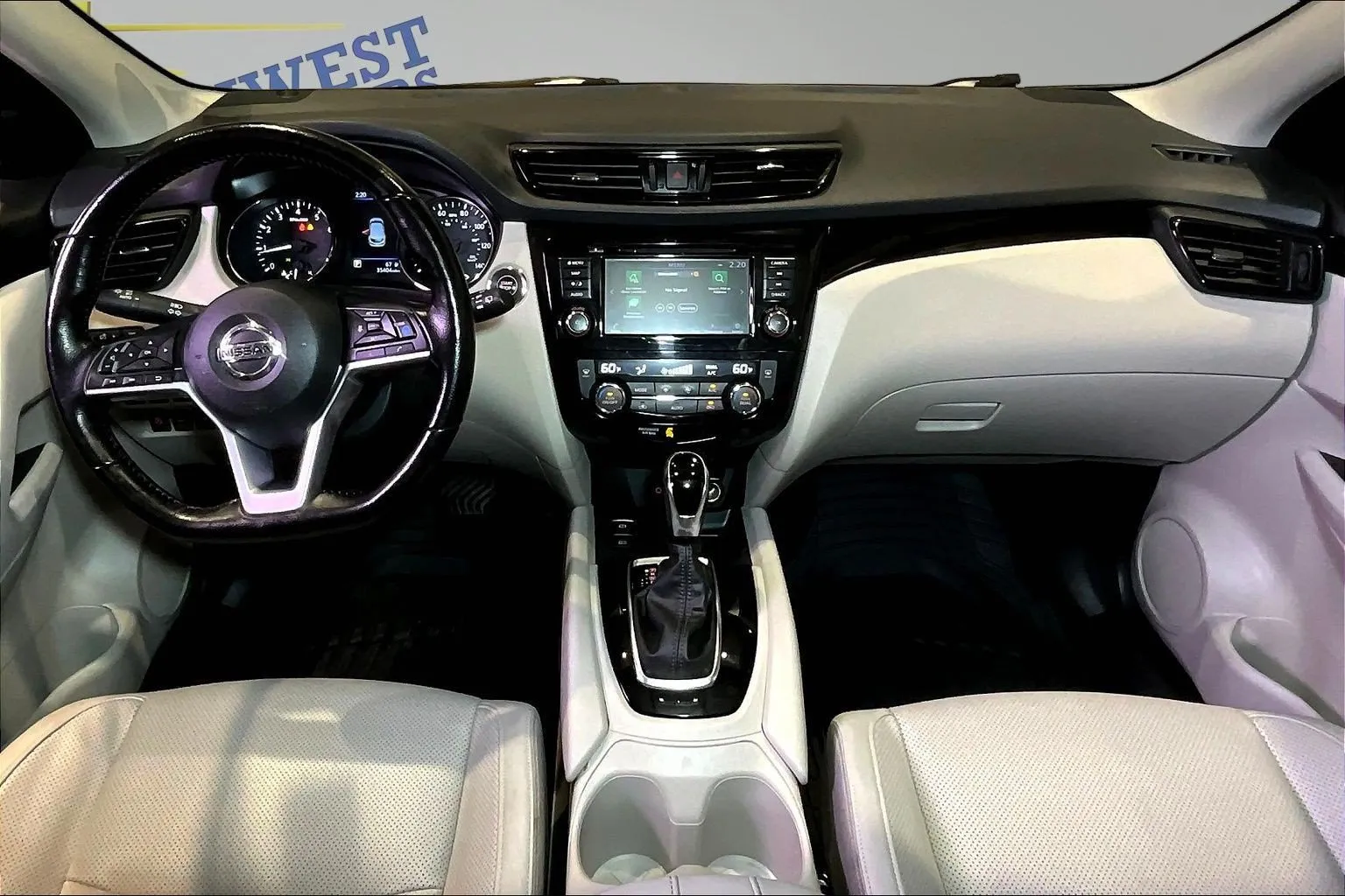 Nissan Rogue Sport photo 8