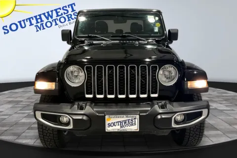 Photos of 2022 Jeep Gladiator Overland for sale in Pueblo, CO at Southwest Motors