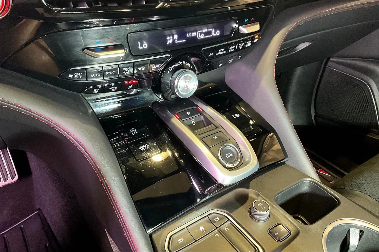 Acura MDX photo 16