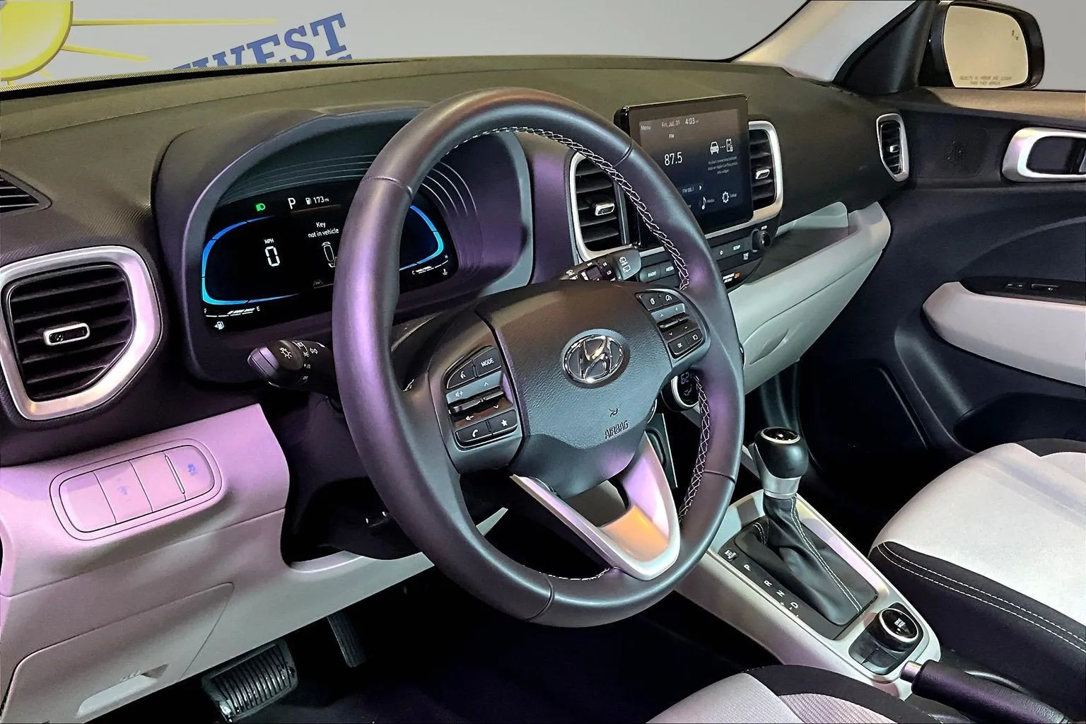 Hyundai Venue photo 17