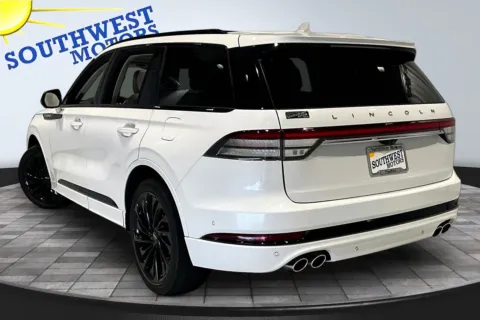 More photos of 2024 Lincoln Aviator Reserve at Southwest Motors, CO