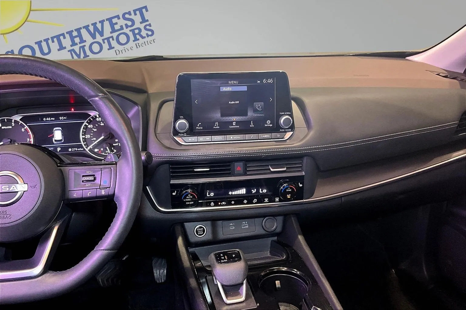 Nissan Rogue photo 10