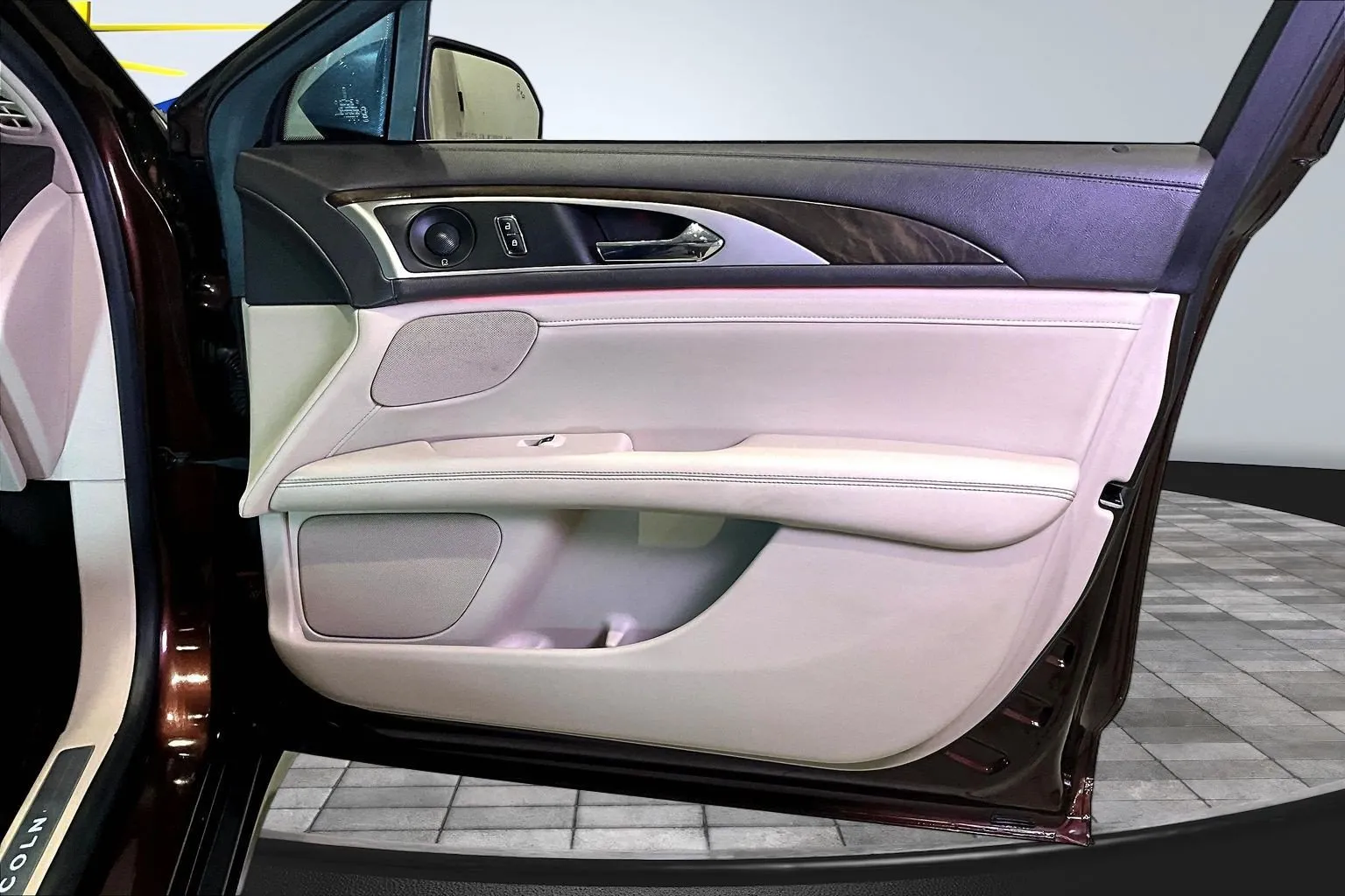 Lincoln MKZ photo 27