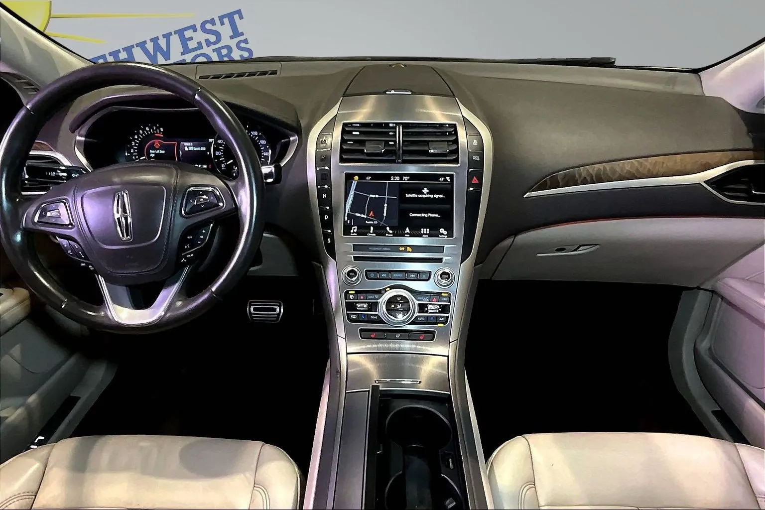 Lincoln MKZ photo 8