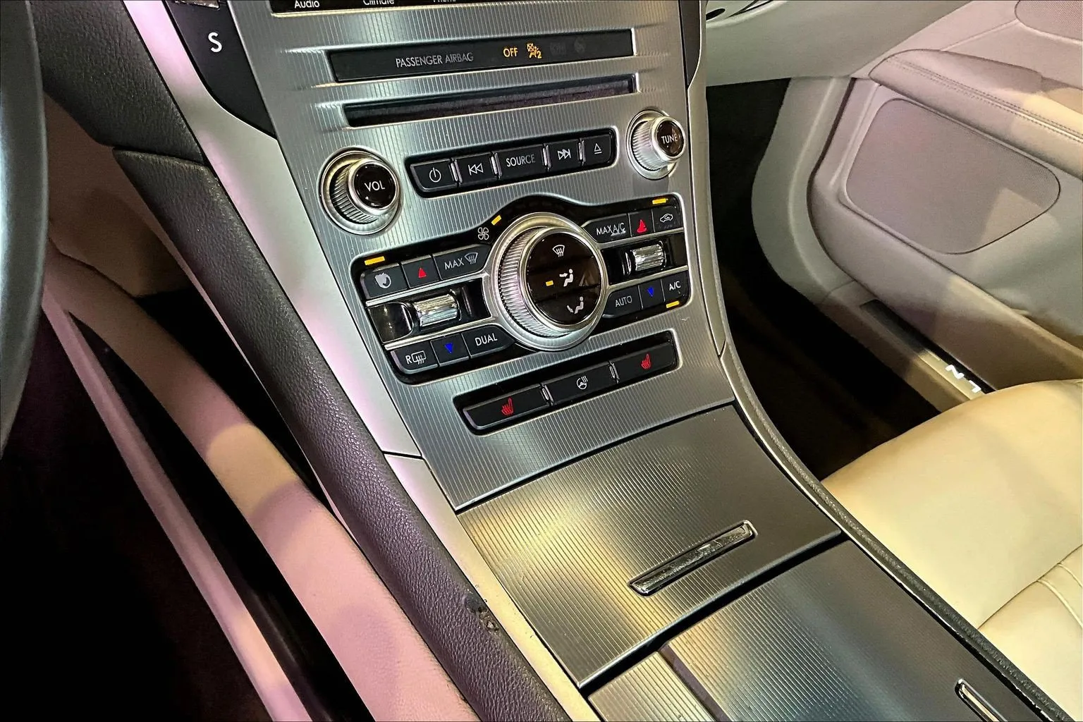 Lincoln MKZ photo 16