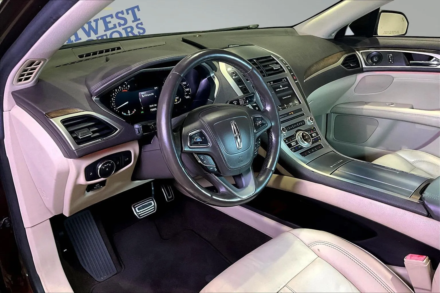 Lincoln MKZ photo 17