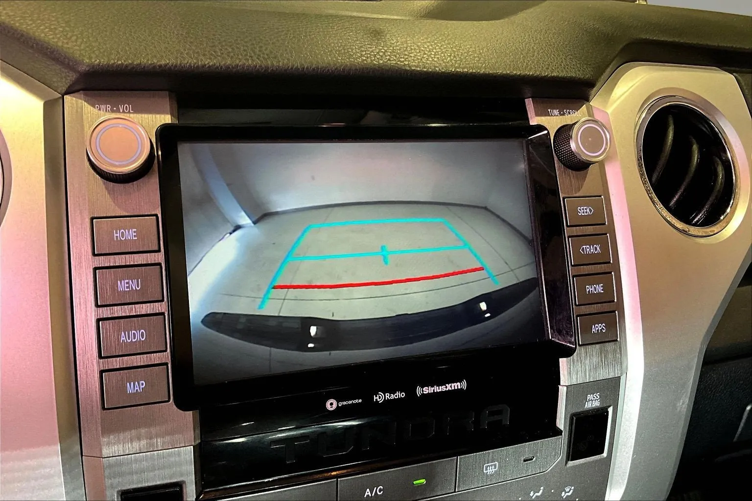 Toyota Tundra photo 16