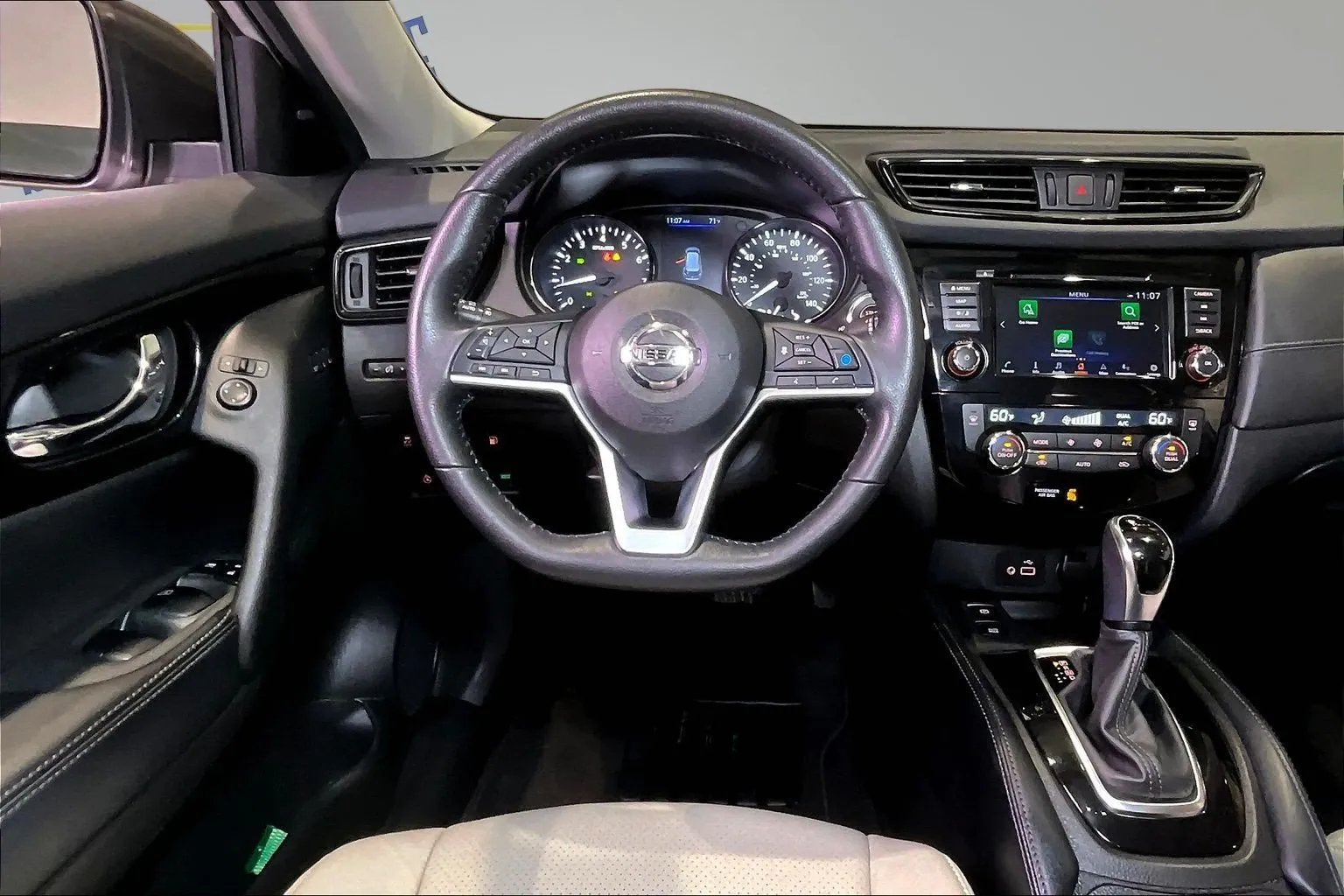 Nissan Rogue photo 9