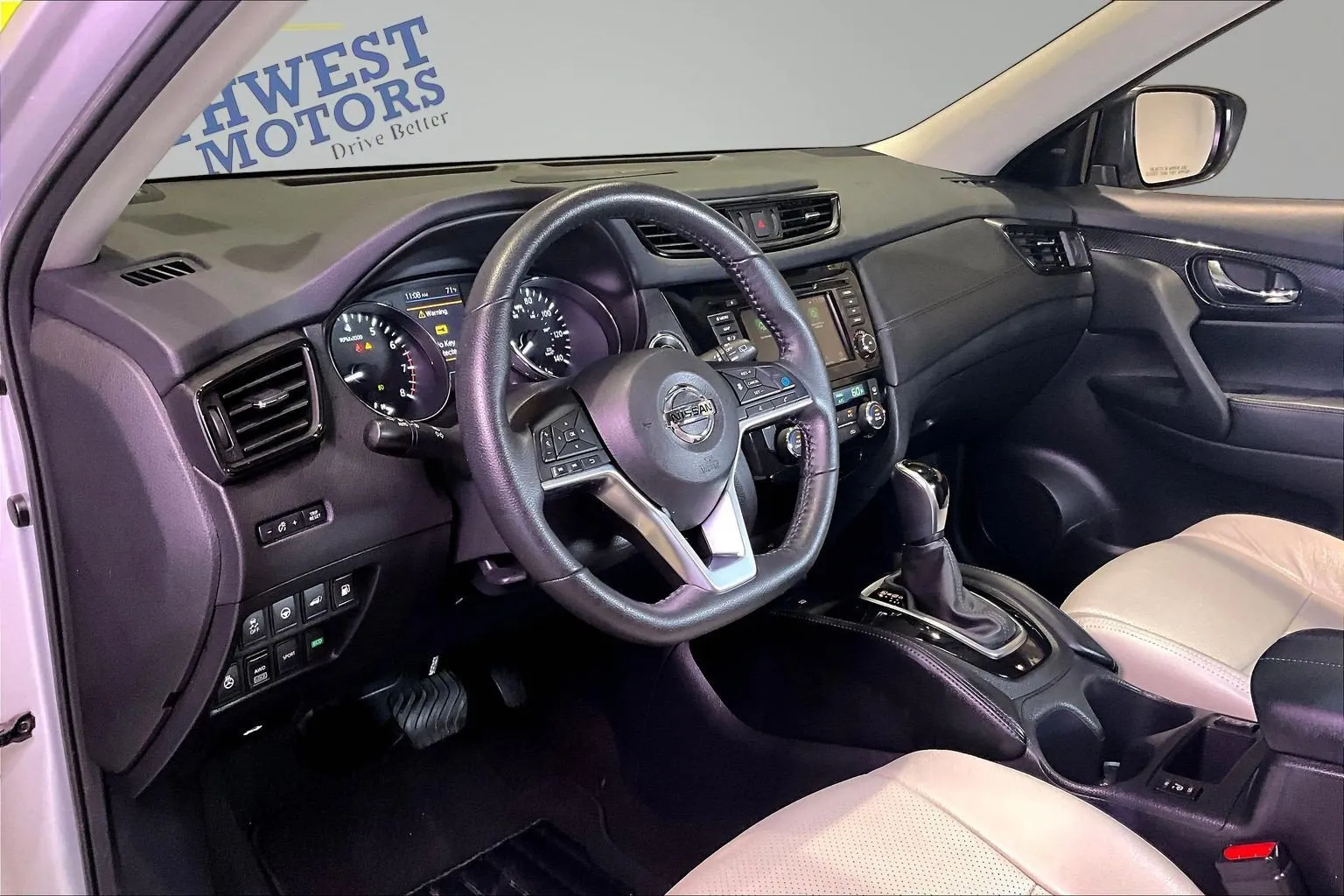 Nissan Rogue photo 18